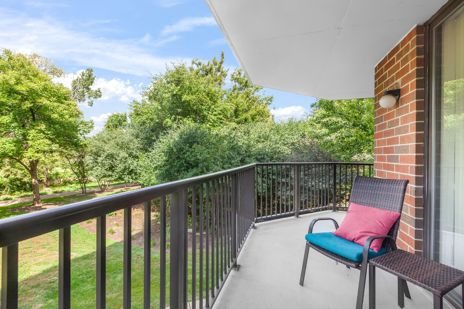 511 AURORA Avenue #104, Naperville, IL 60540