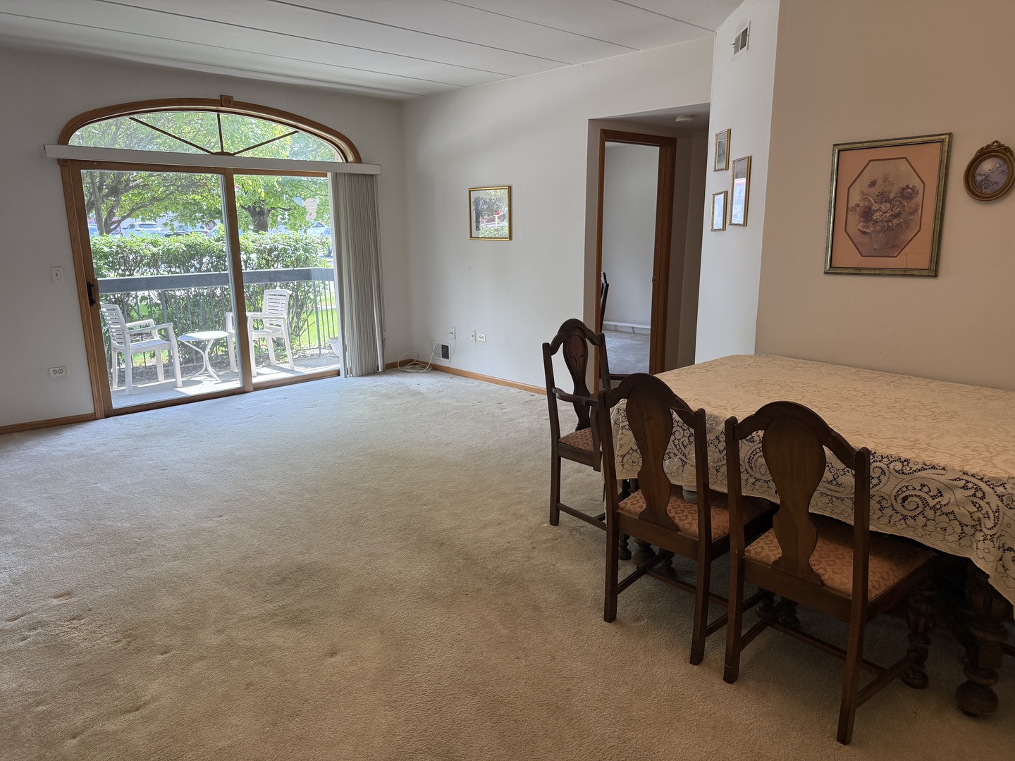 7900 S Nagle Avenue #1S, Burbank, IL 60459