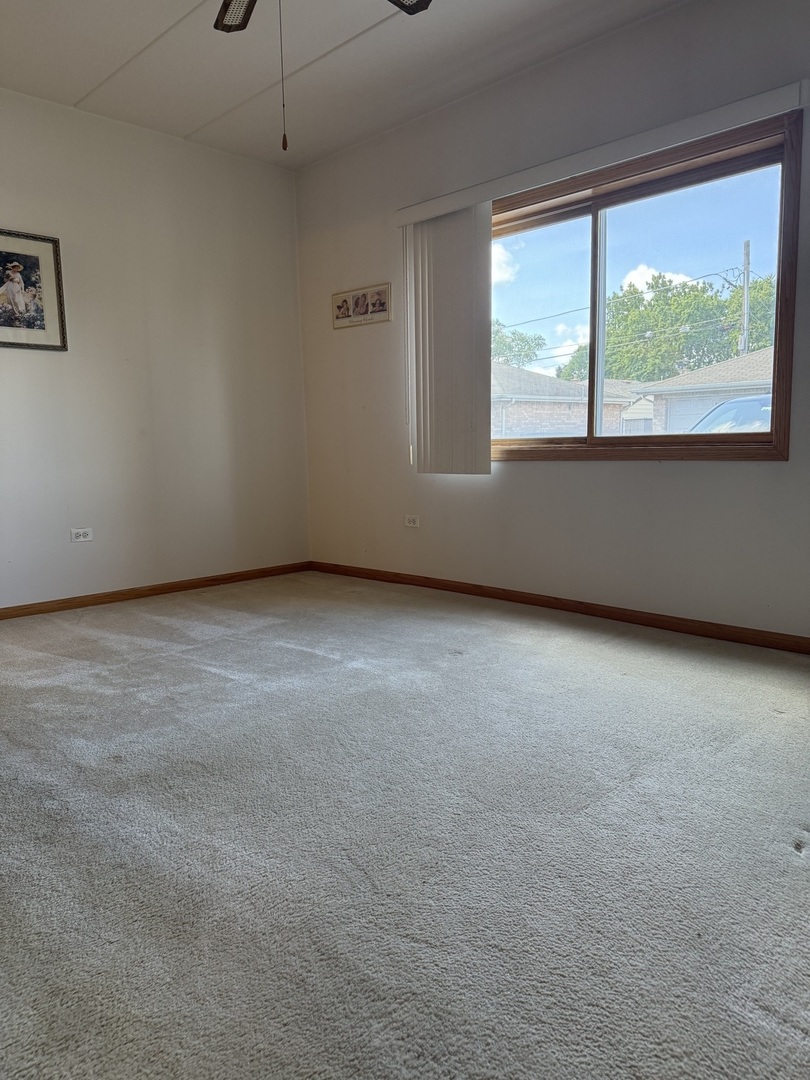 7900 S Nagle Avenue #1S, Burbank, IL 60459