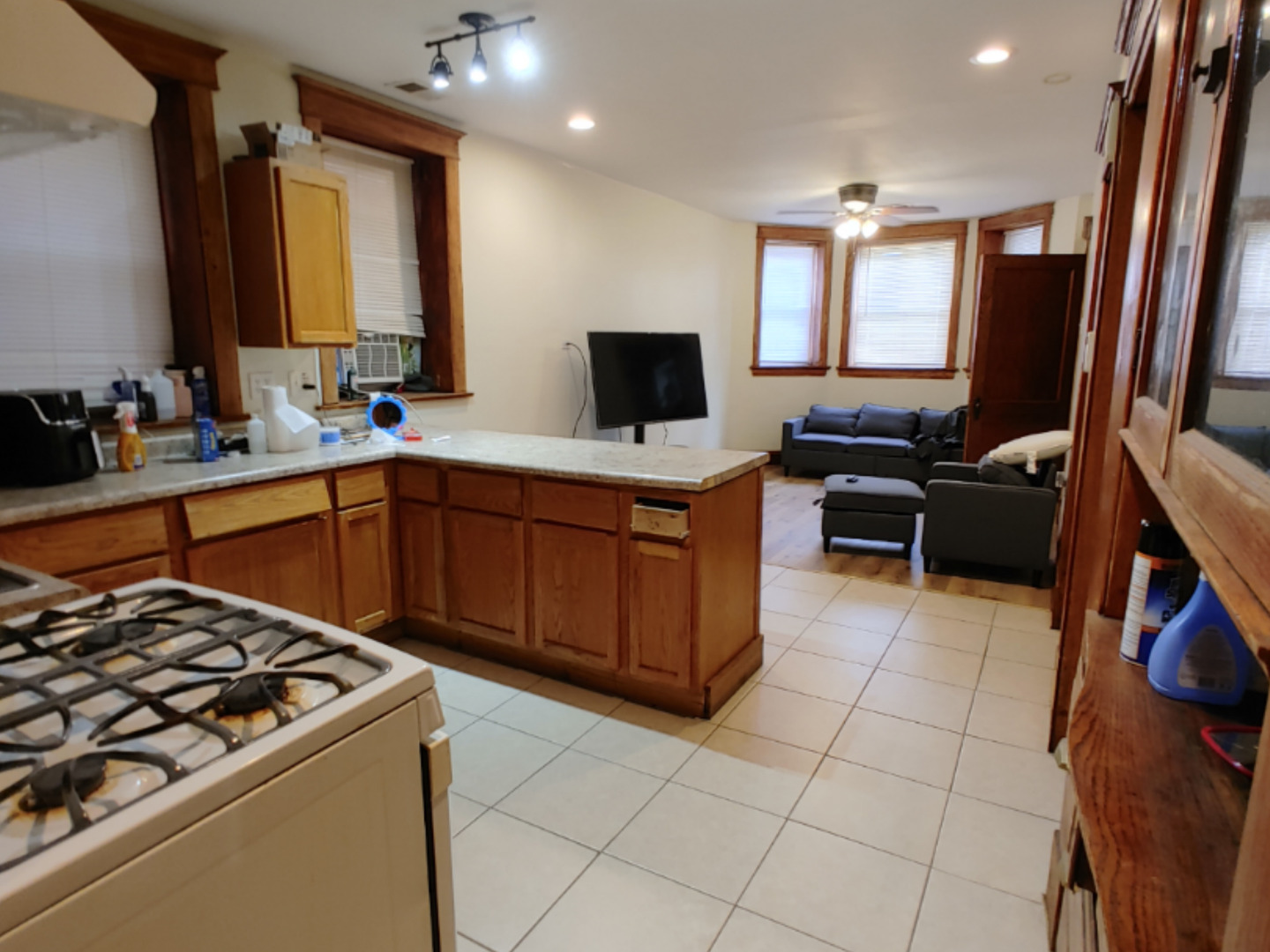 4122 W Cermak Road, Chicago, IL 60623
