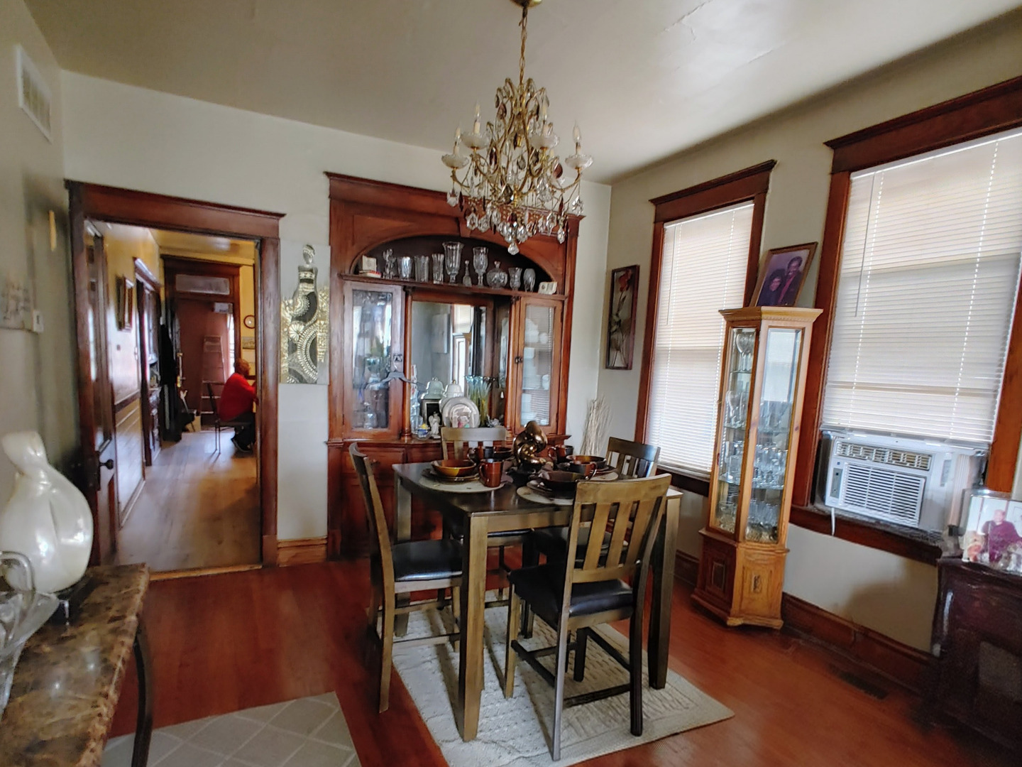 4122 W Cermak Road, Chicago, IL 60623