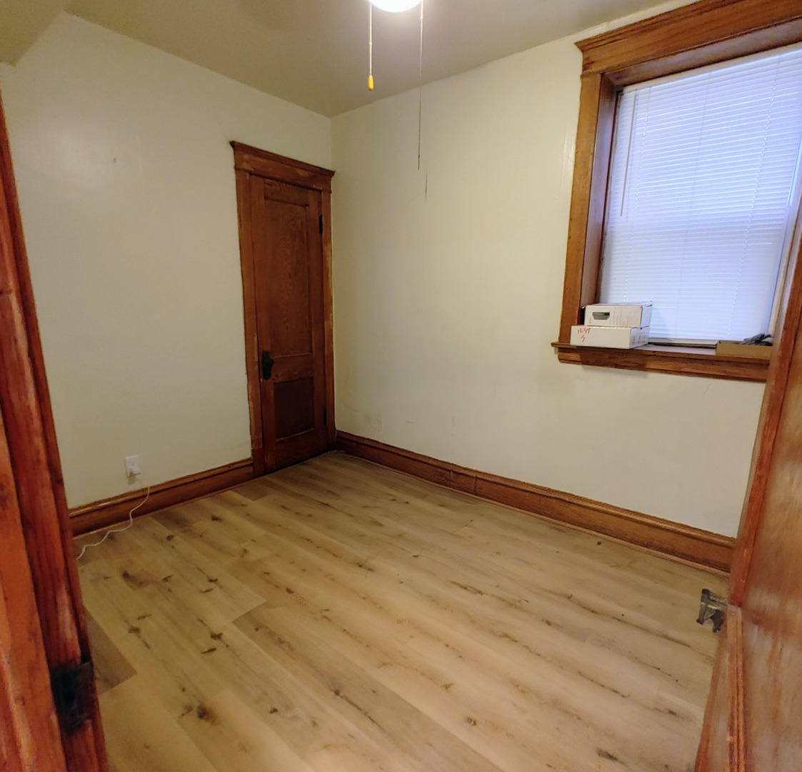 4122 W Cermak Road, Chicago, IL 60623