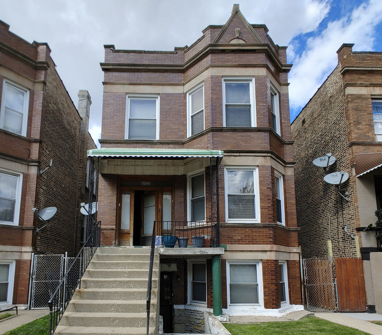 4122 W Cermak Road, Chicago, IL 60623