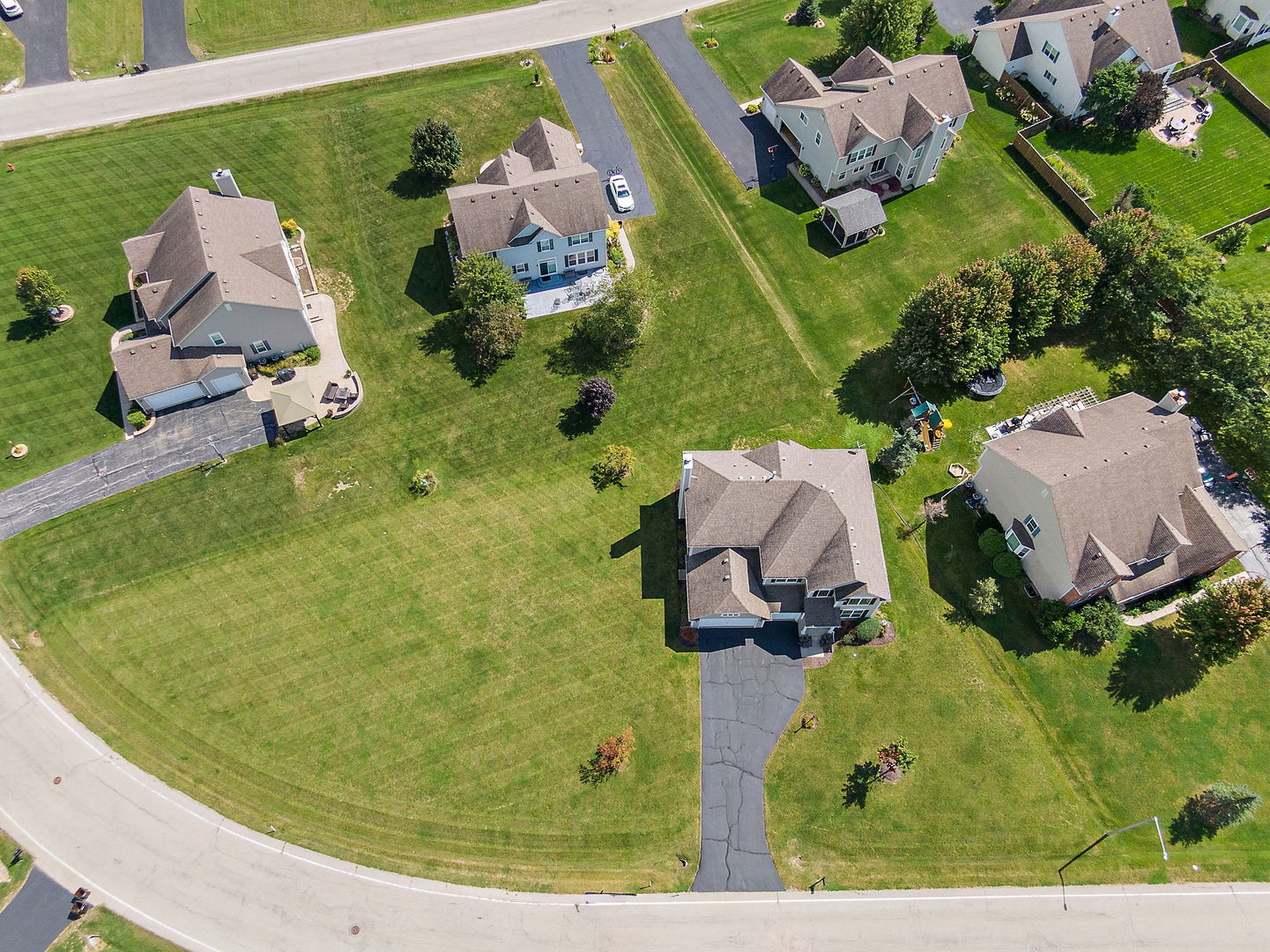 2475 Ajax Street, Crystal Lake, IL 60014