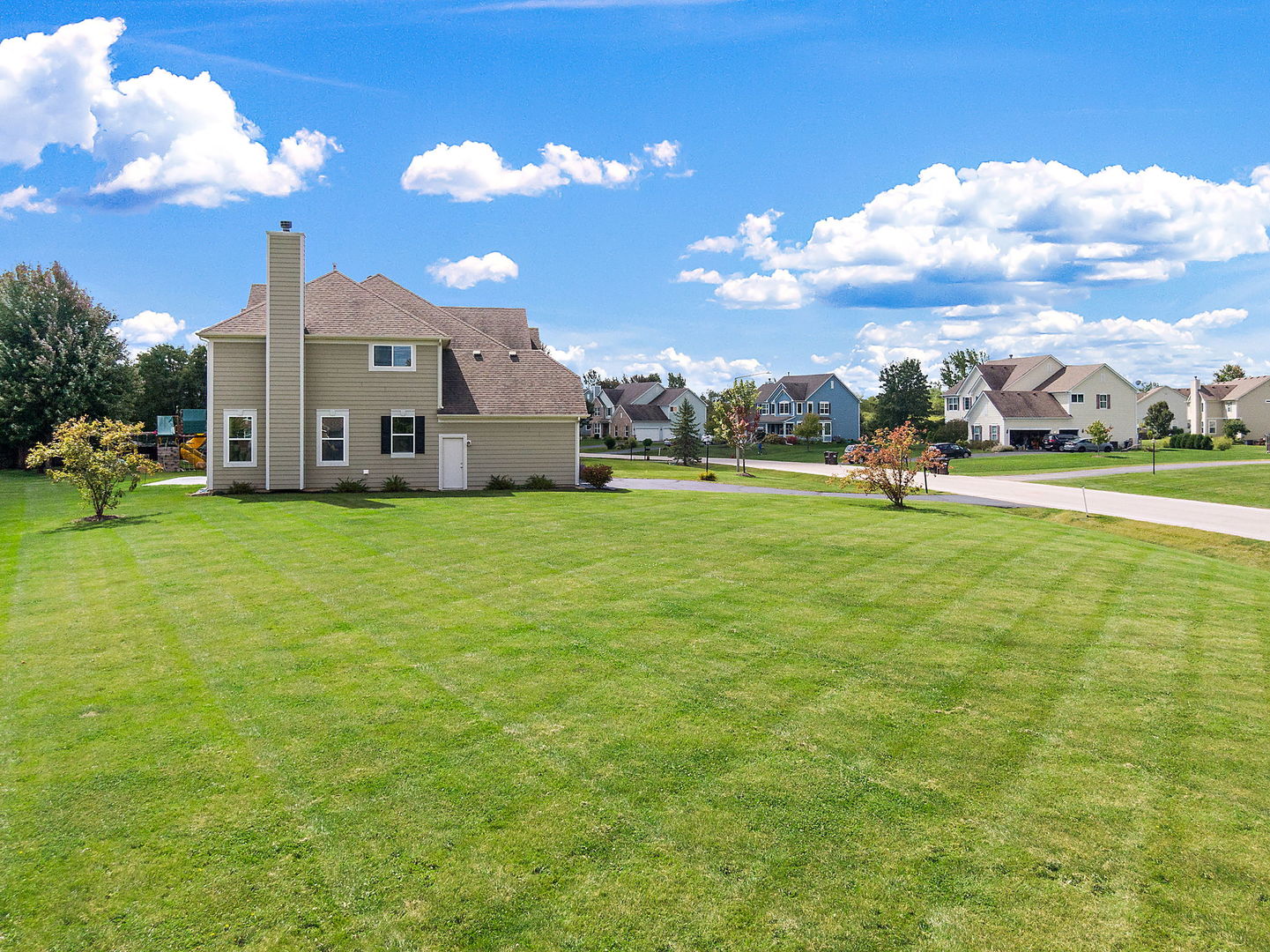 2475 Ajax Street, Crystal Lake, IL 60014