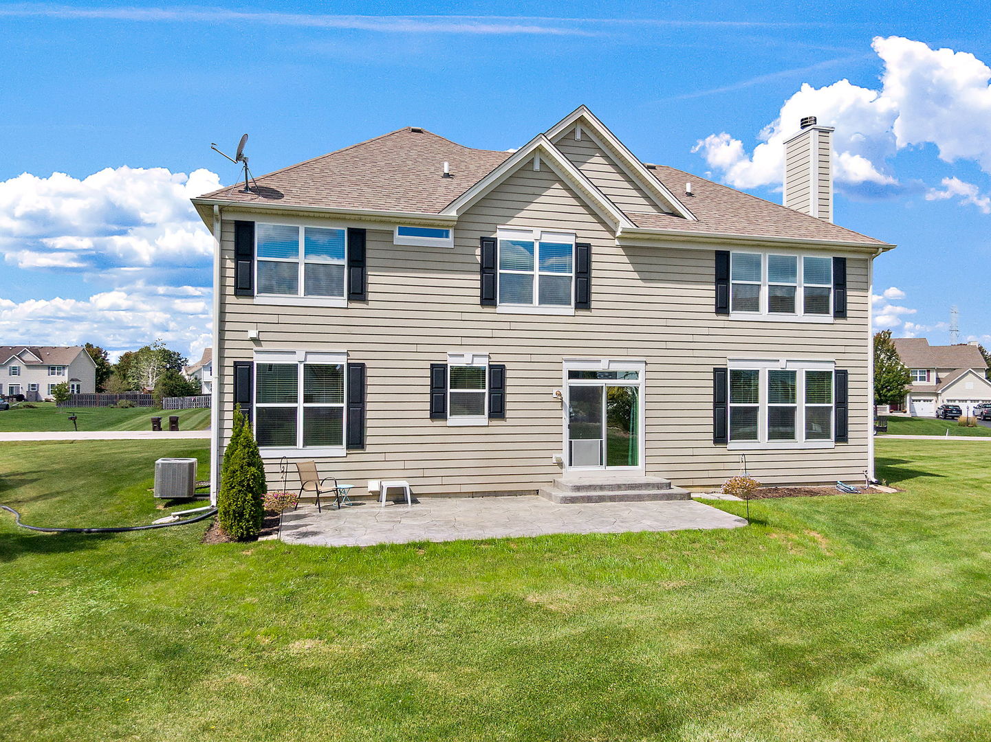 2475 Ajax Street, Crystal Lake, IL 60014