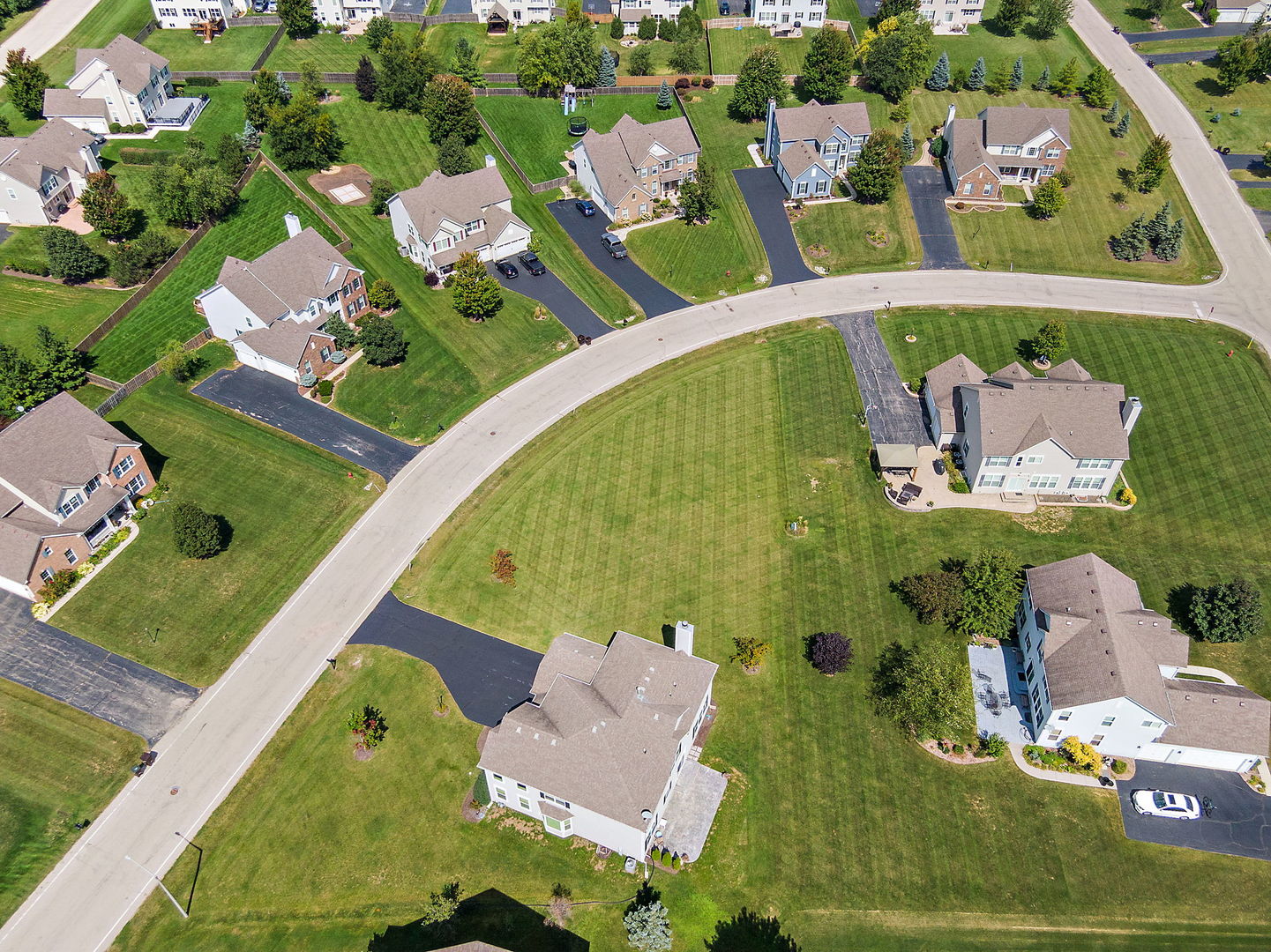 2475 Ajax Street, Crystal Lake, IL 60014
