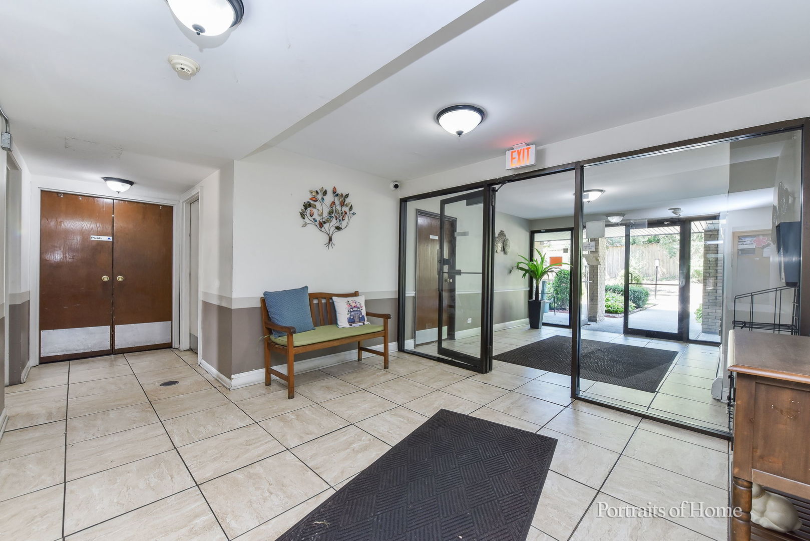 6630 S Brainard Avenue #203, Countryside, IL 60525