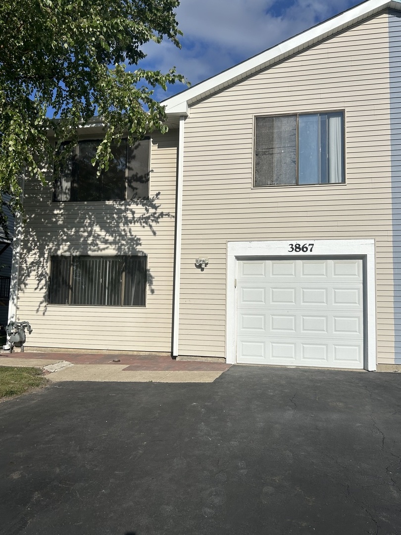 3867 Springlake Drive, Hanover Park, IL 60133