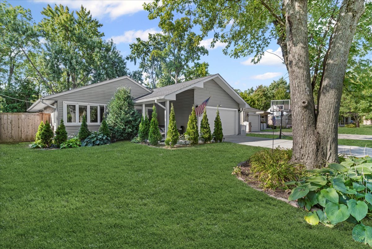 1132 Whitfield Road, Northbrook, IL 60062
