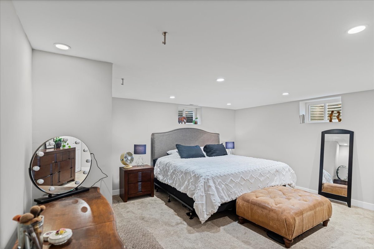1132 Whitfield Road, Northbrook, IL 60062