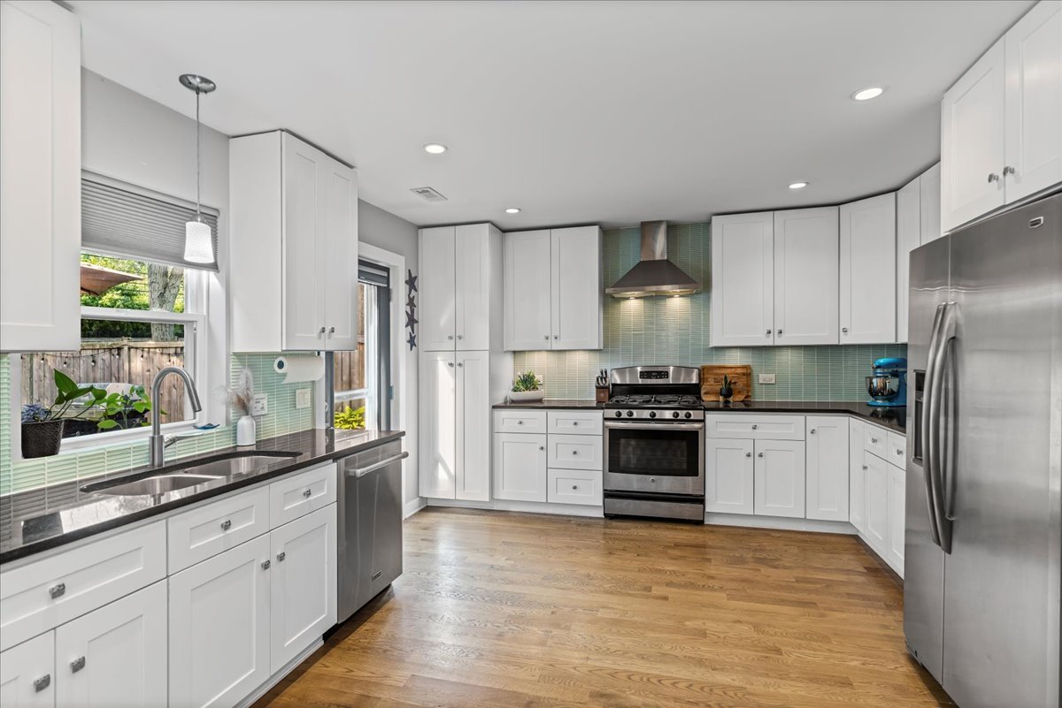 1132 Whitfield Road, Northbrook, IL 60062
