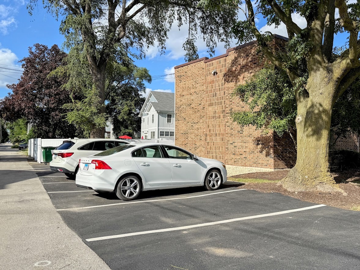 271 W First Street #1B, Elmhurst, IL 60126
