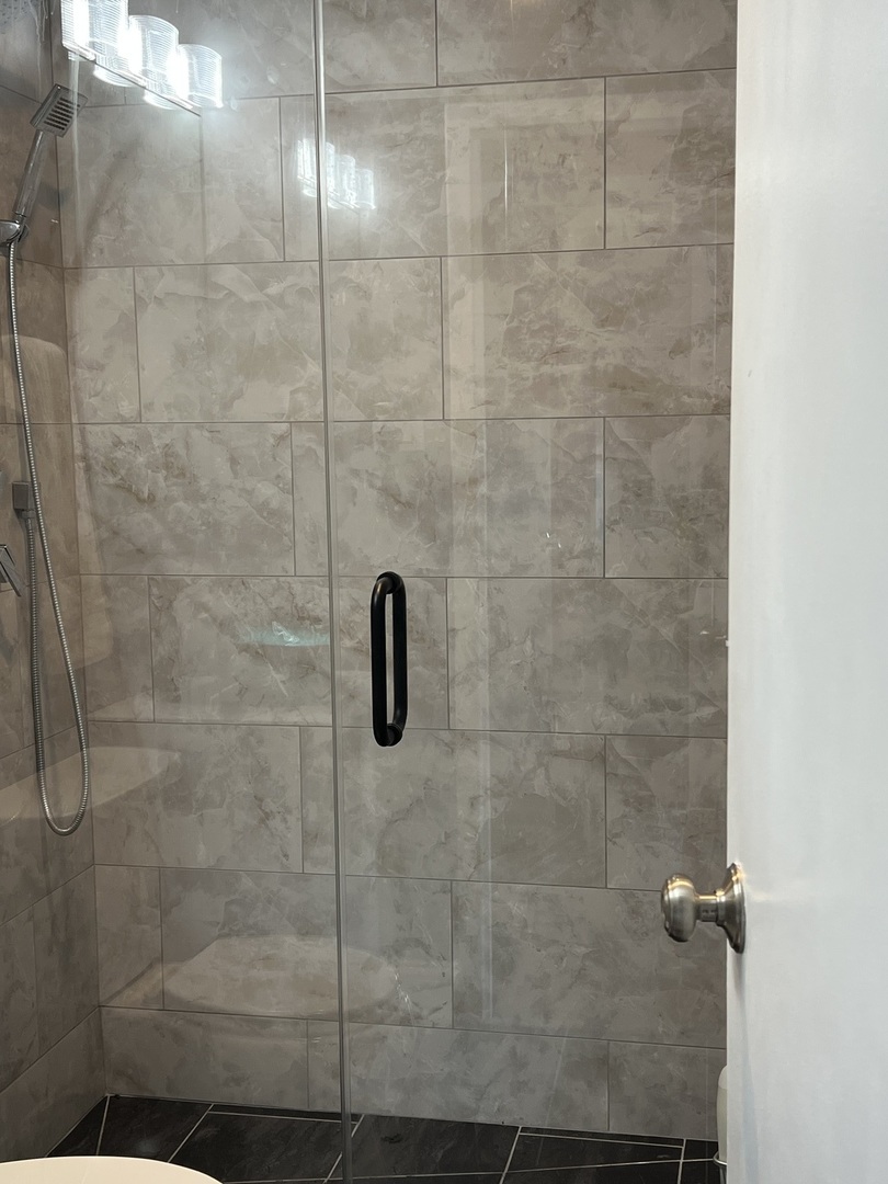 3900 N Lake Shore Drive #19A, Chicago, IL 60613