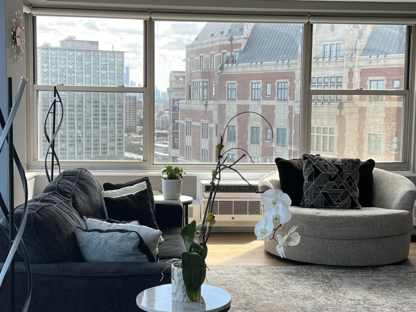 3900 N Lake Shore Drive #19A, Chicago, IL 60613