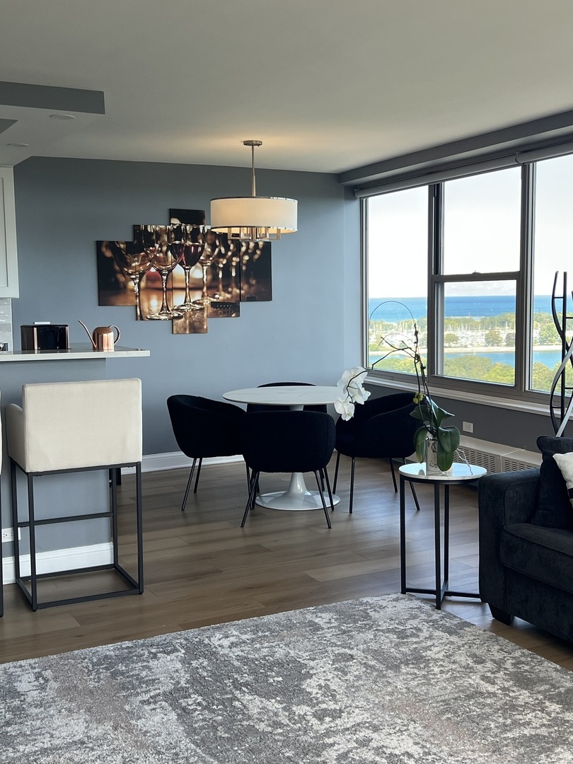3900 N Lake Shore Drive #19A, Chicago, IL 60613
