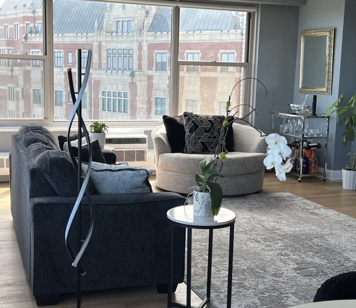 3900 N Lake Shore Drive #19A, Chicago, IL 60613