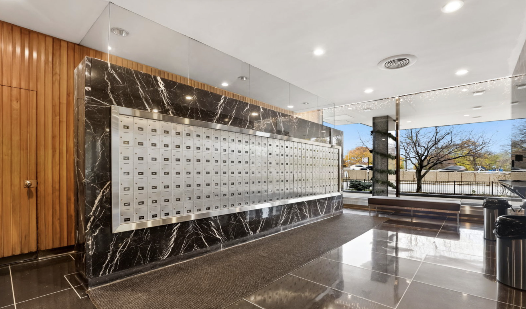 3900 N Lake Shore Drive #19A, Chicago, IL 60613