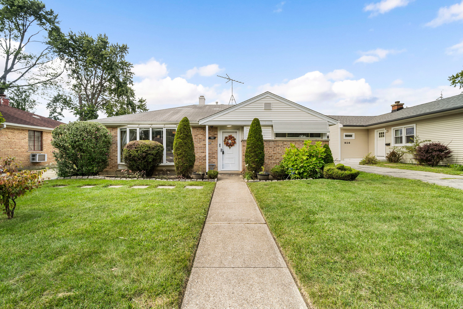 930 S 3rd Avenue, Des Plaines, IL 60016