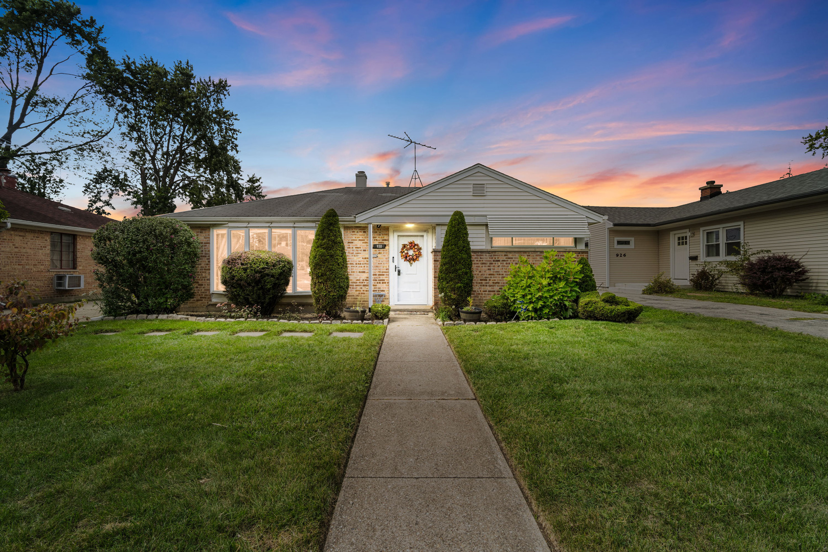 930 S 3rd Avenue, Des Plaines, IL 60016