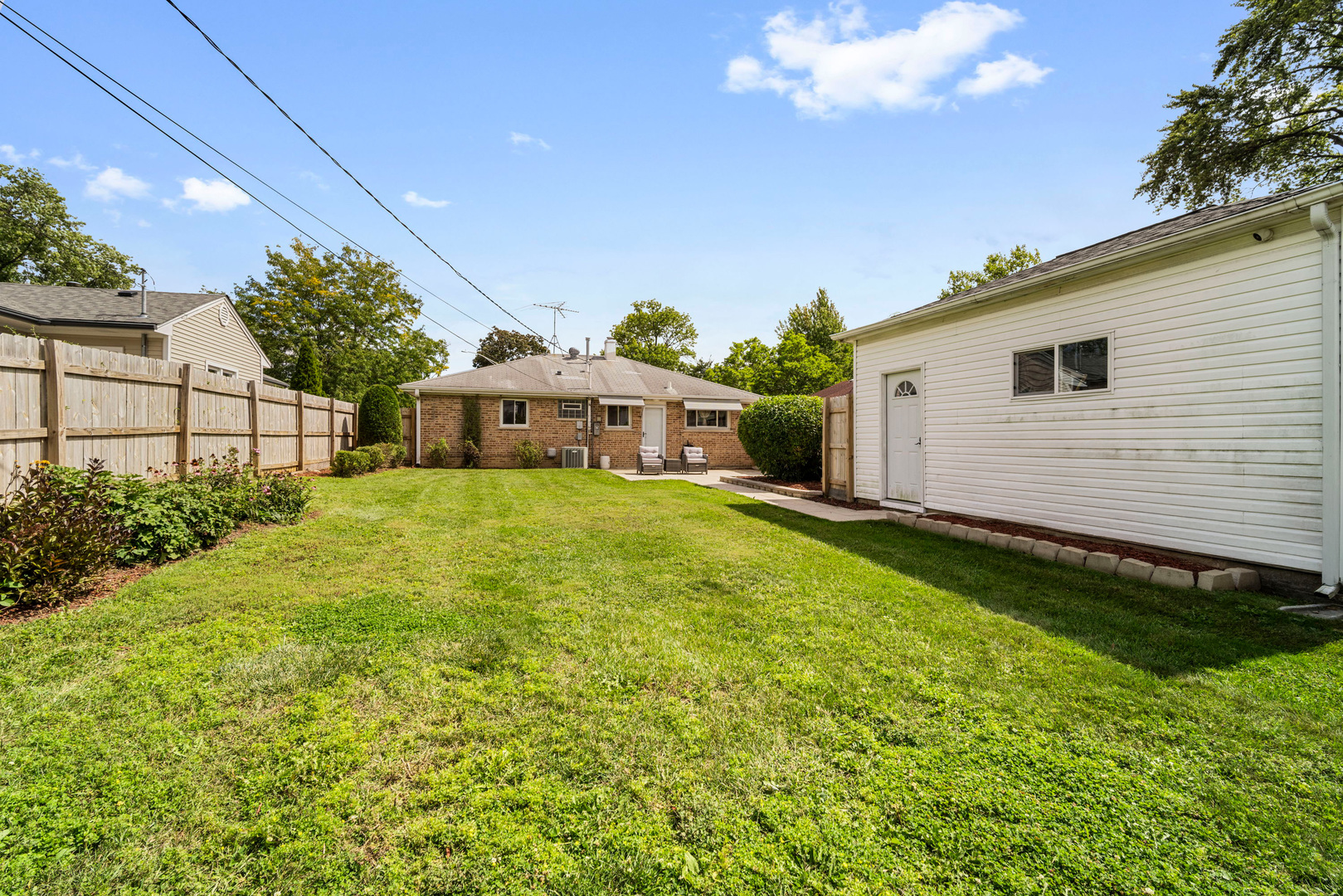 930 S 3rd Avenue, Des Plaines, IL 60016