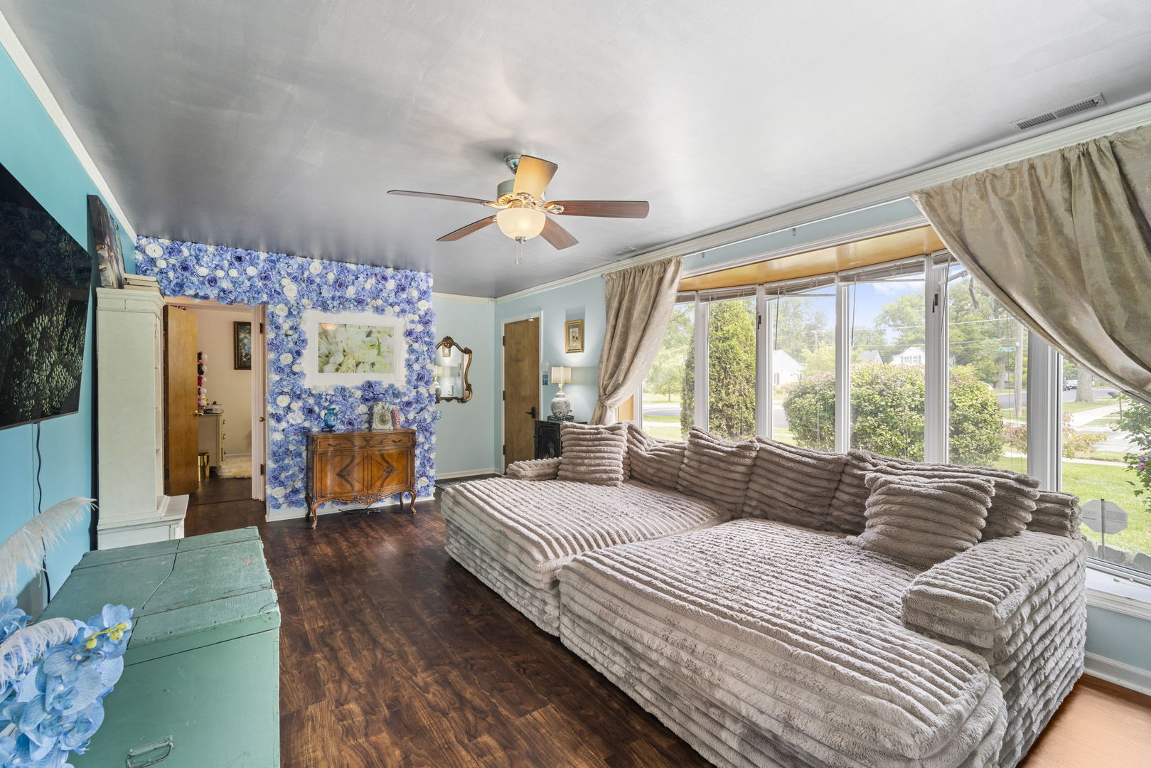 930 S 3rd Avenue, Des Plaines, IL 60016