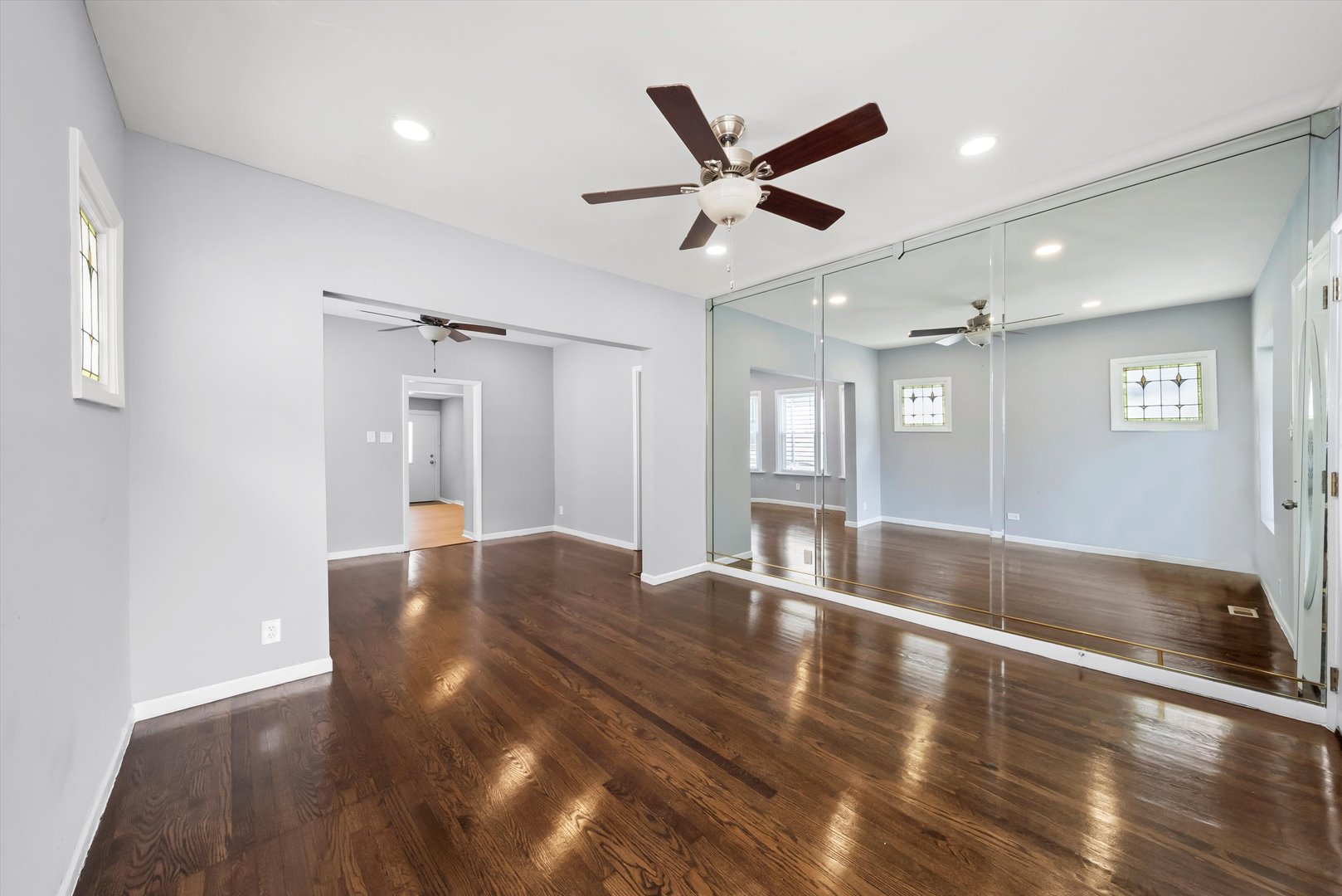 8627 S Essex Avenue, Chicago, IL 60617