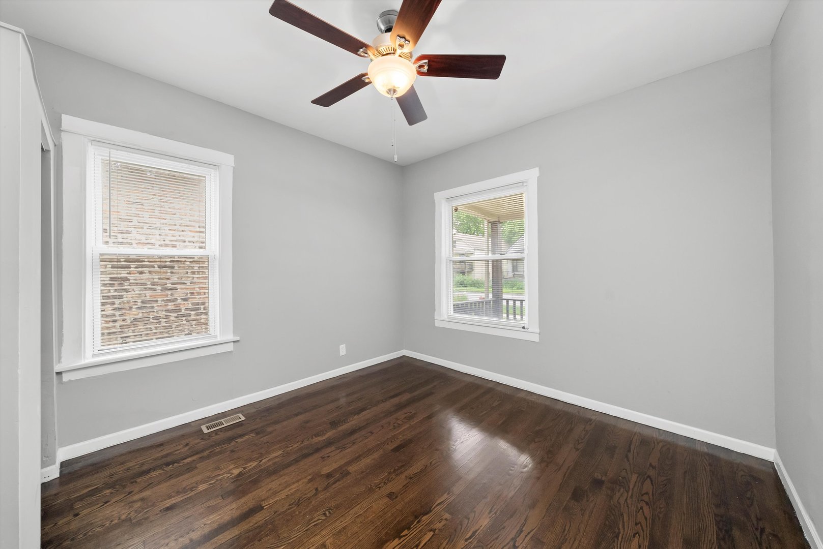 8627 S Essex Avenue, Chicago, IL 60617