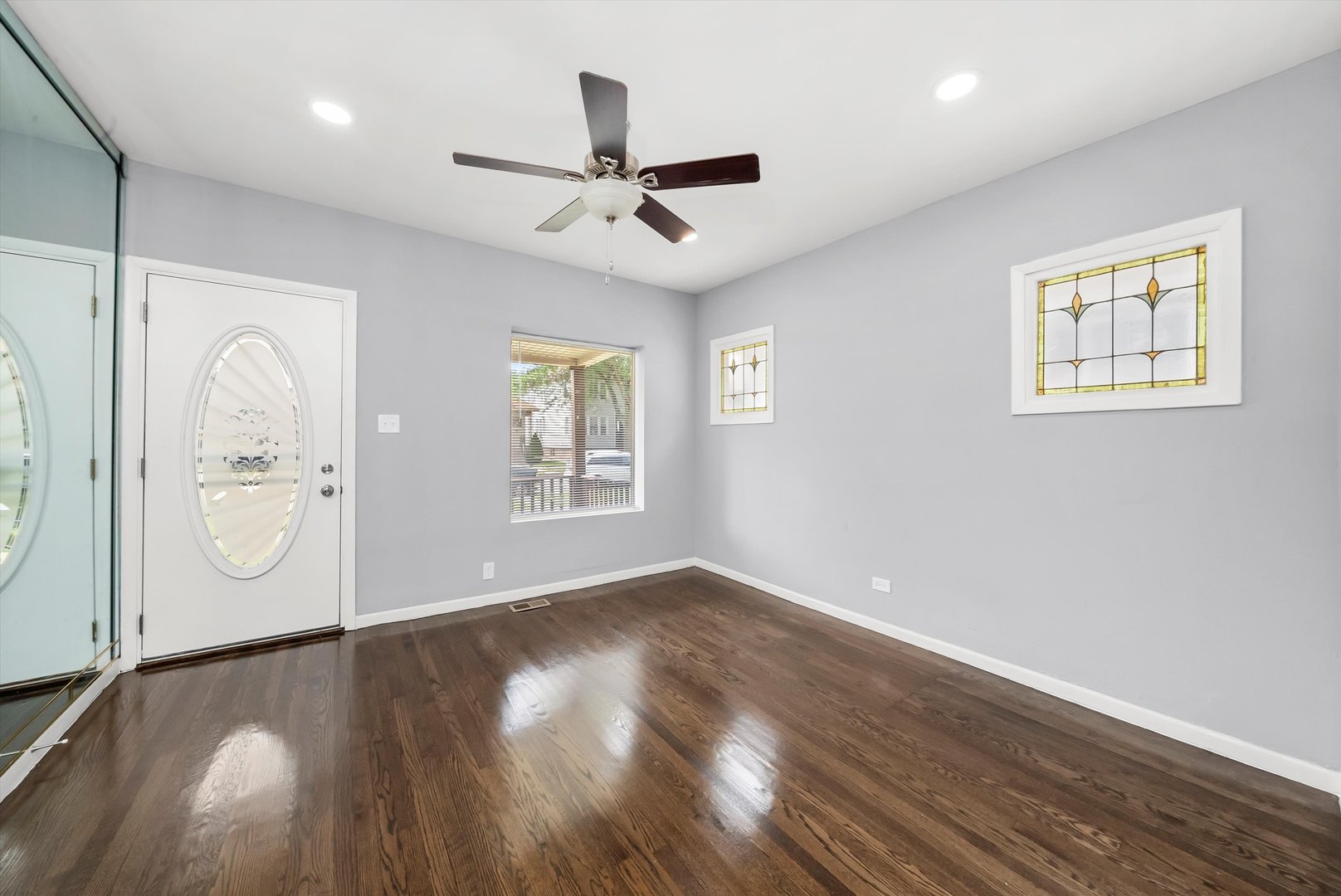 8627 S Essex Avenue, Chicago, IL 60617