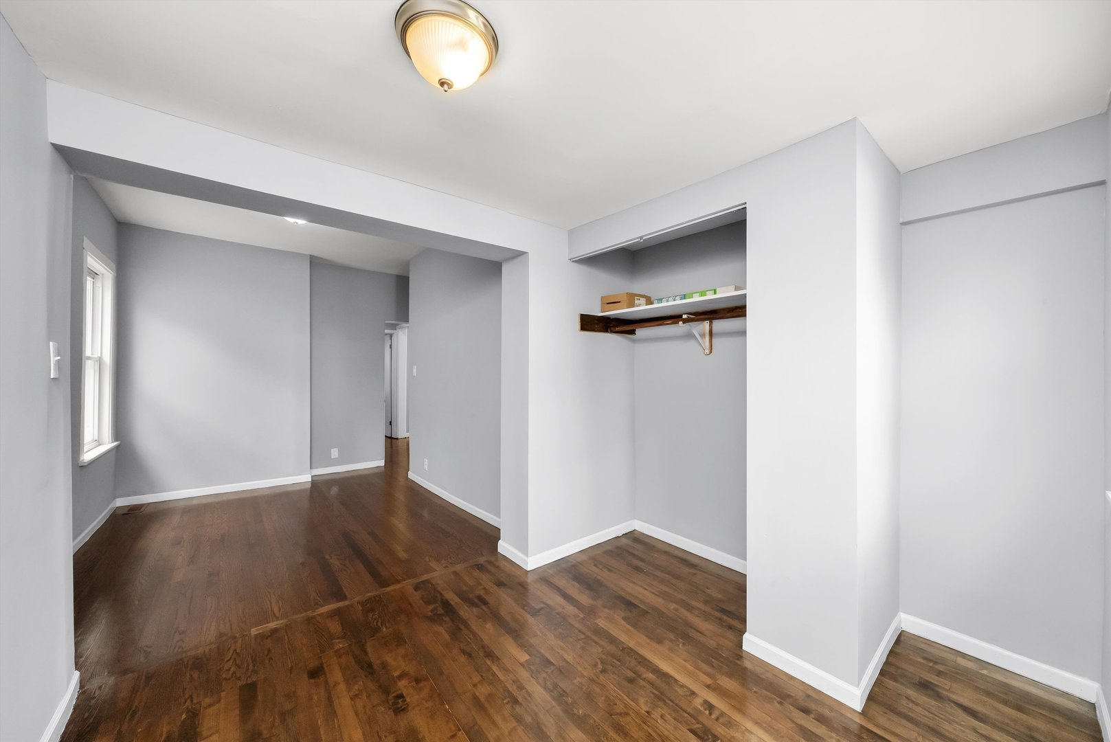 8627 S Essex Avenue, Chicago, IL 60617