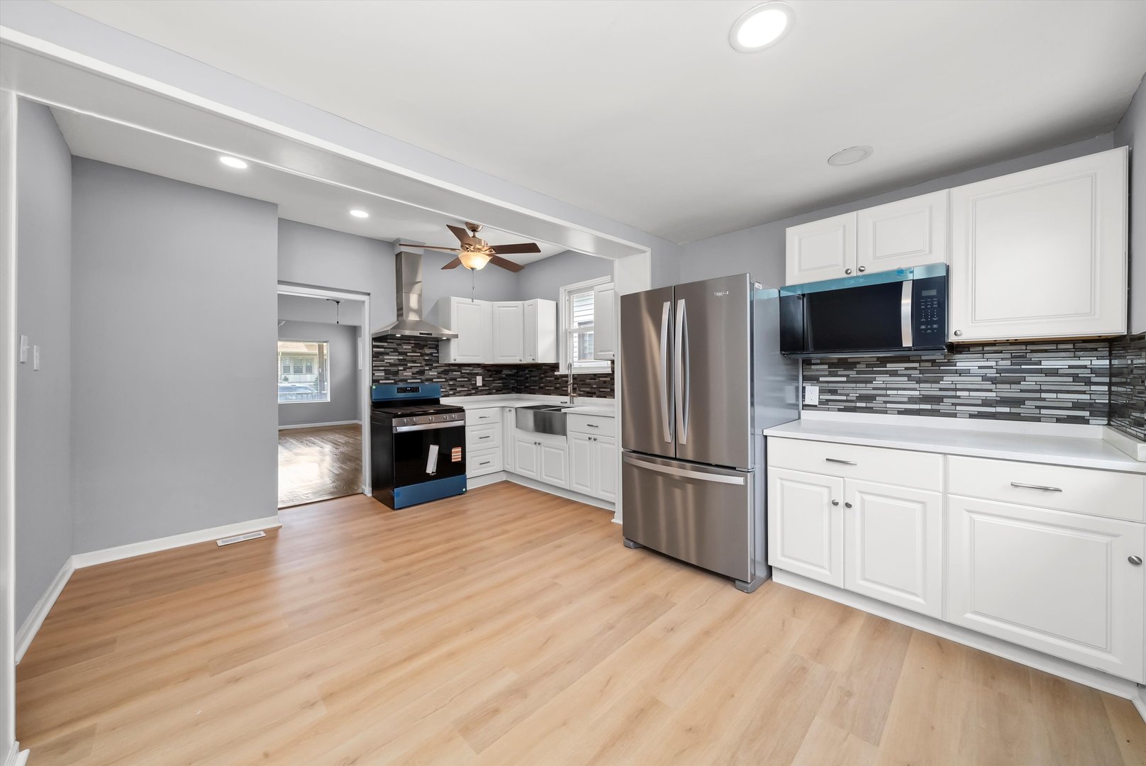 8627 S Essex Avenue, Chicago, IL 60617