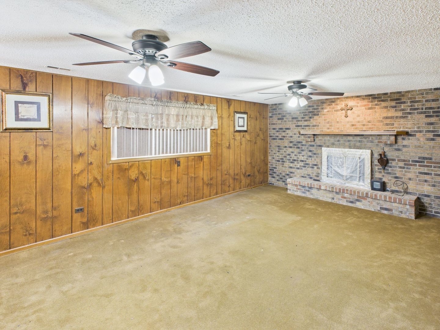 1200 Jacqueline Drive, Crete, IL 60417