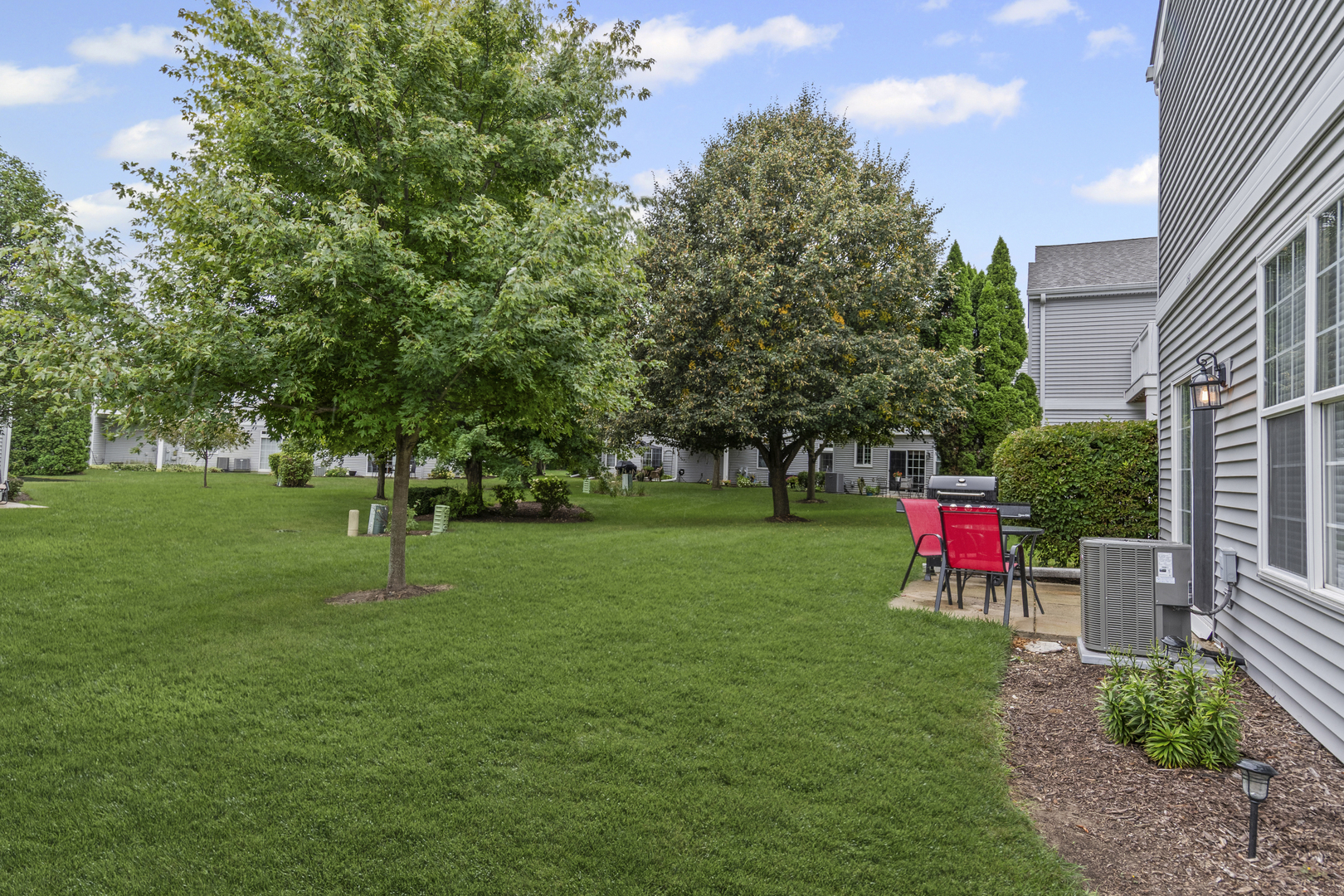 350 CASCADE Lane, Oswego, IL 60543
