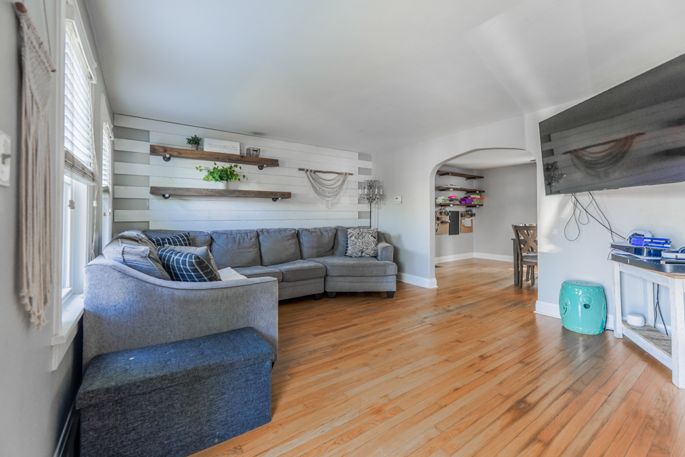 606 Porter Street, Lemont, IL 60439