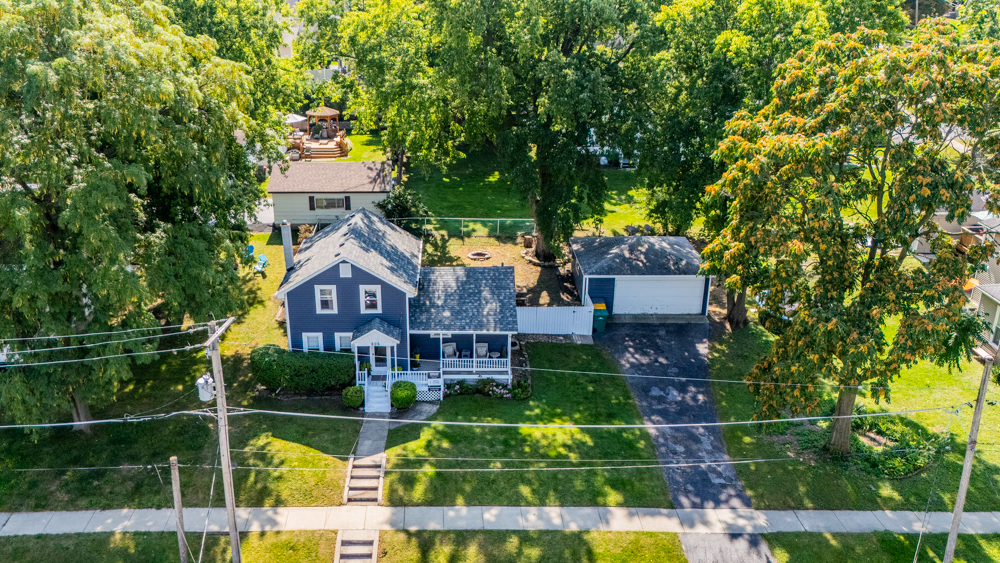 606 Porter Street, Lemont, IL 60439