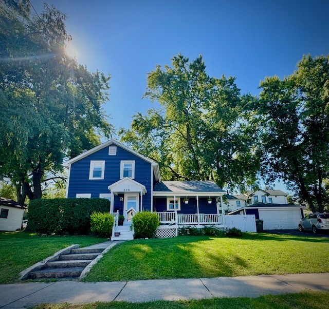 606 Porter Street, Lemont, IL 60439