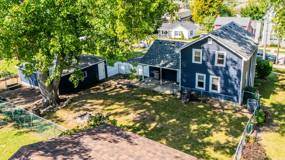 606 Porter Street, Lemont, IL 60439