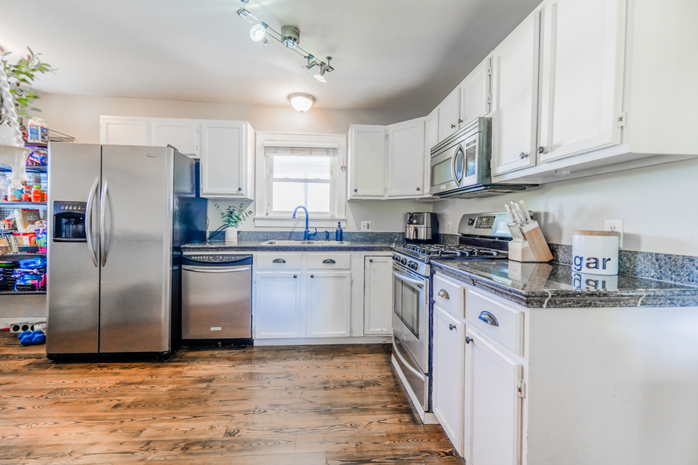 606 Porter Street, Lemont, IL 60439
