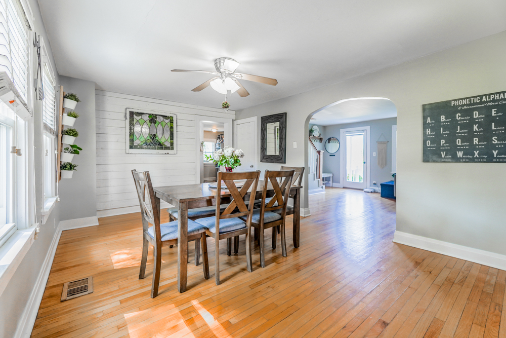 606 Porter Street, Lemont, IL 60439
