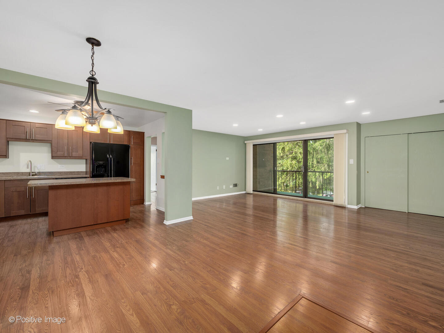 7510 Farmingdale Drive #208, Darien, IL 60561