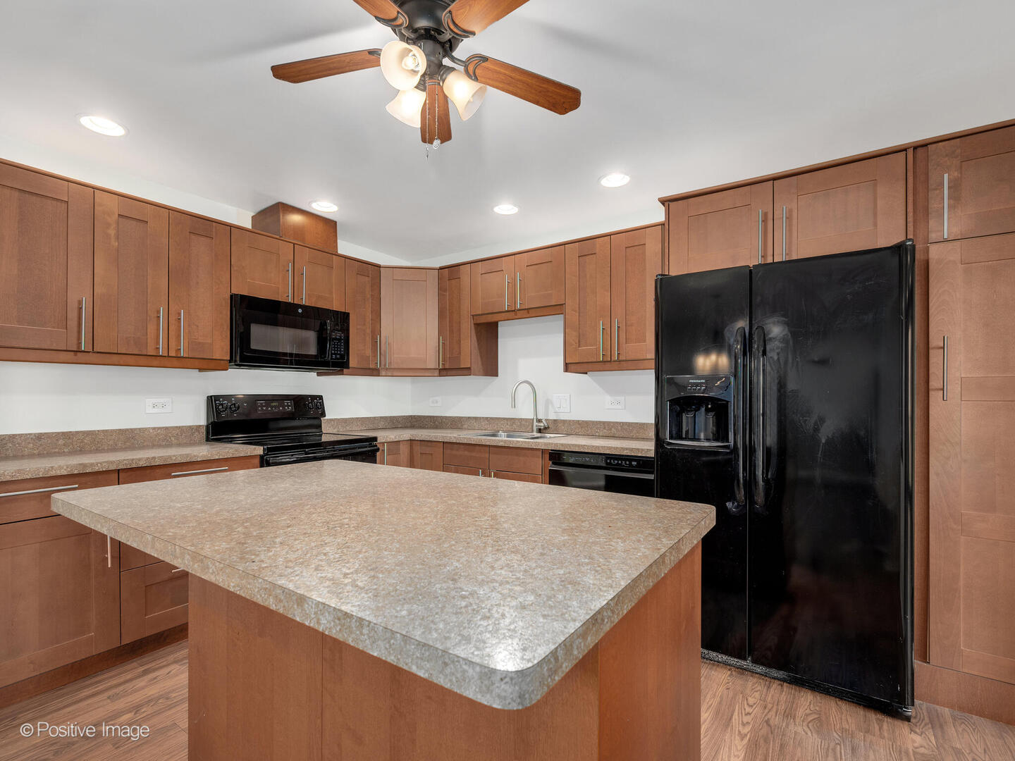 7510 Farmingdale Drive #208, Darien, IL 60561