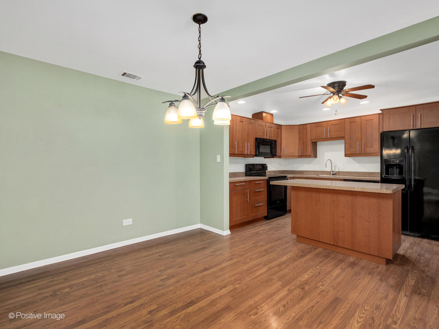 7510 Farmingdale Drive #208, Darien, IL 60561
