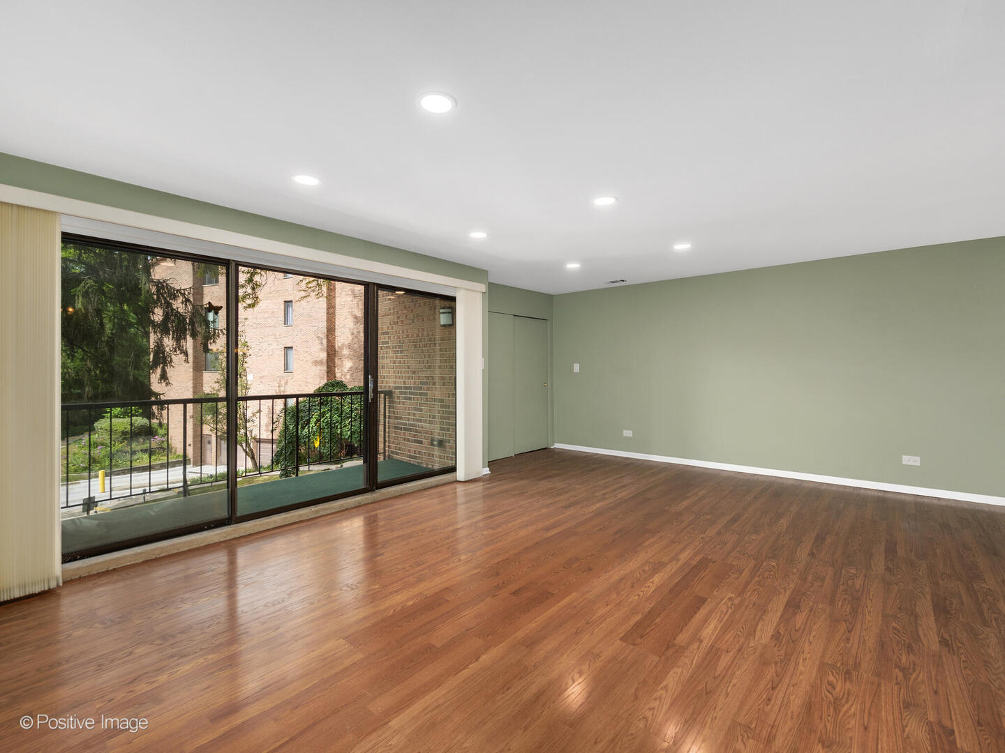 7510 Farmingdale Drive #208, Darien, IL 60561