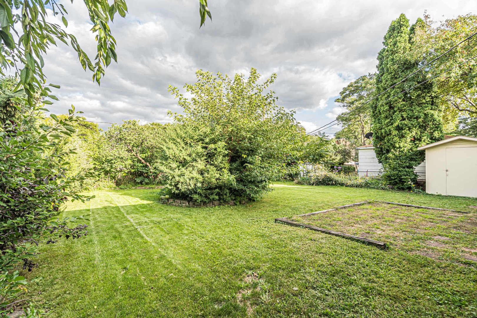 6641 Peach Tree Street, Hanover Park, IL 60133