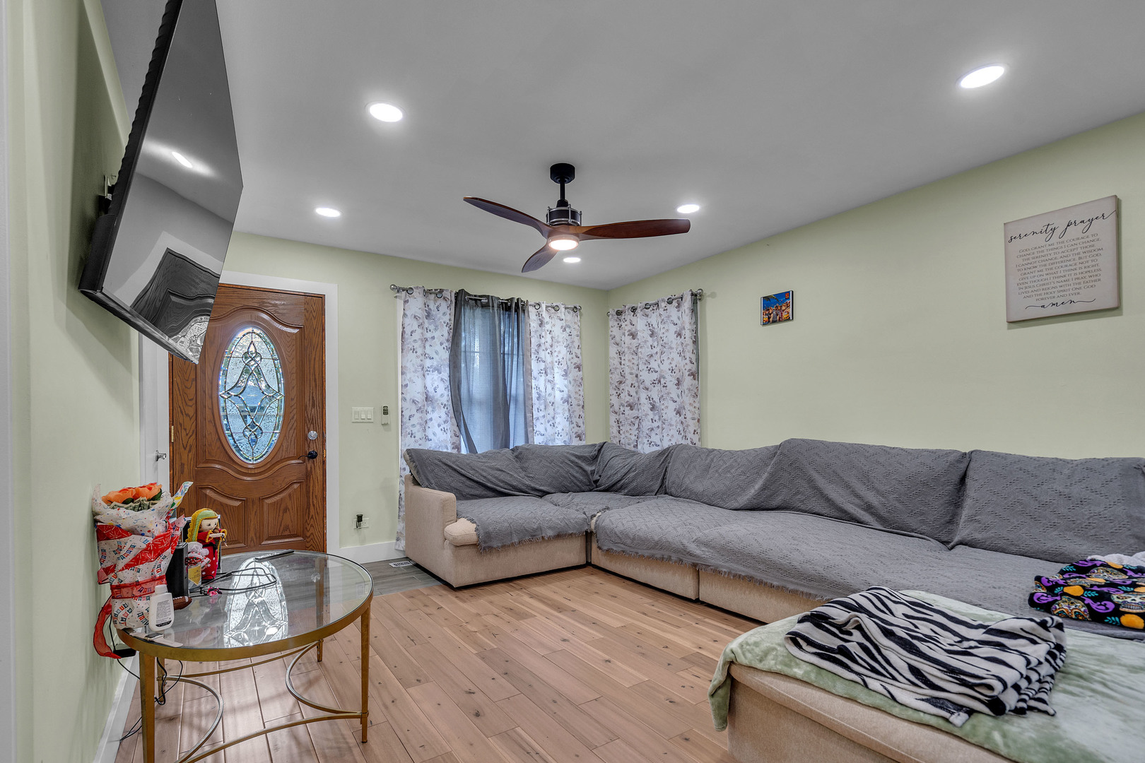 6641 Peach Tree Street, Hanover Park, IL 60133