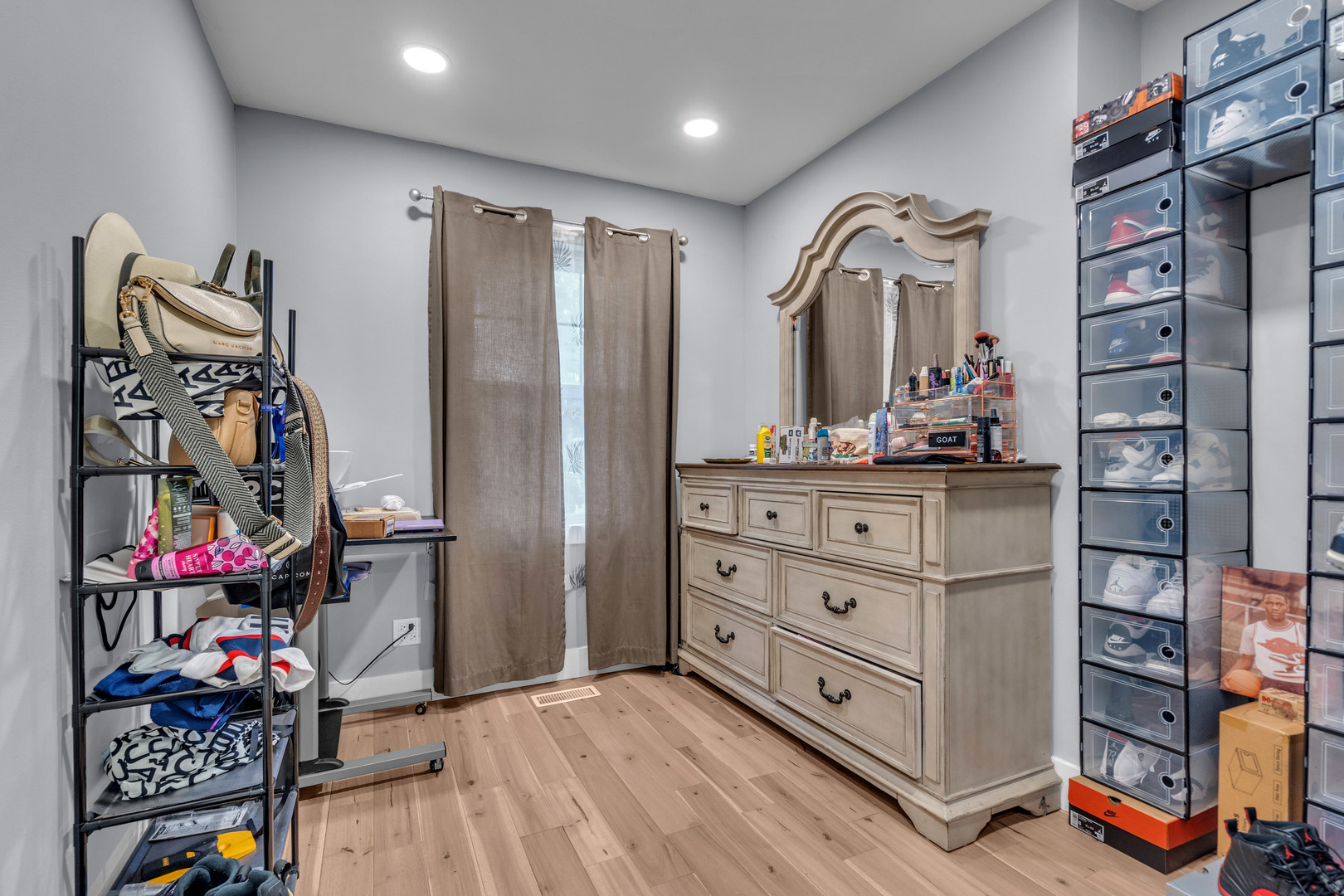 6641 Peach Tree Street, Hanover Park, IL 60133