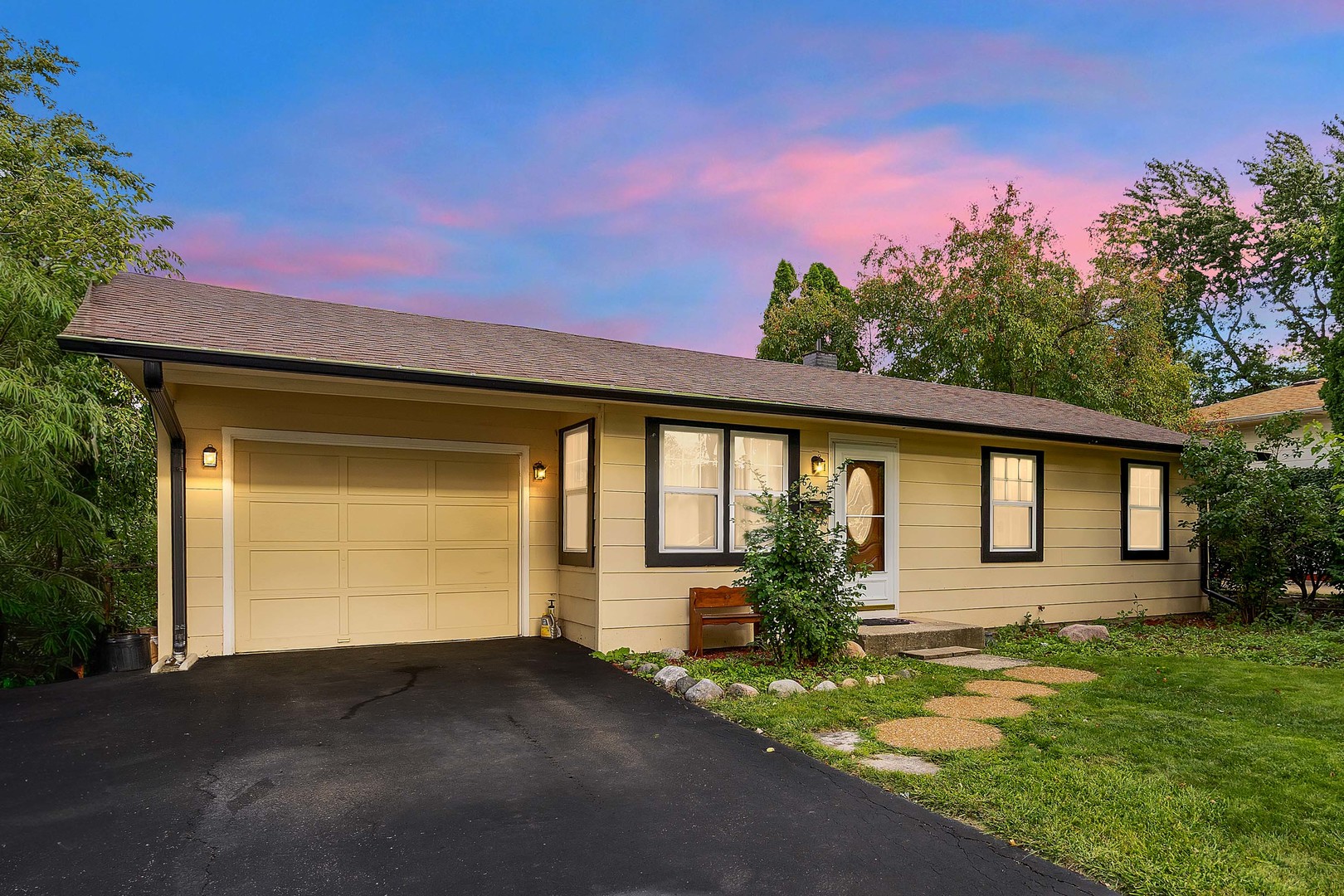 6641 Peach Tree Street, Hanover Park, IL 60133