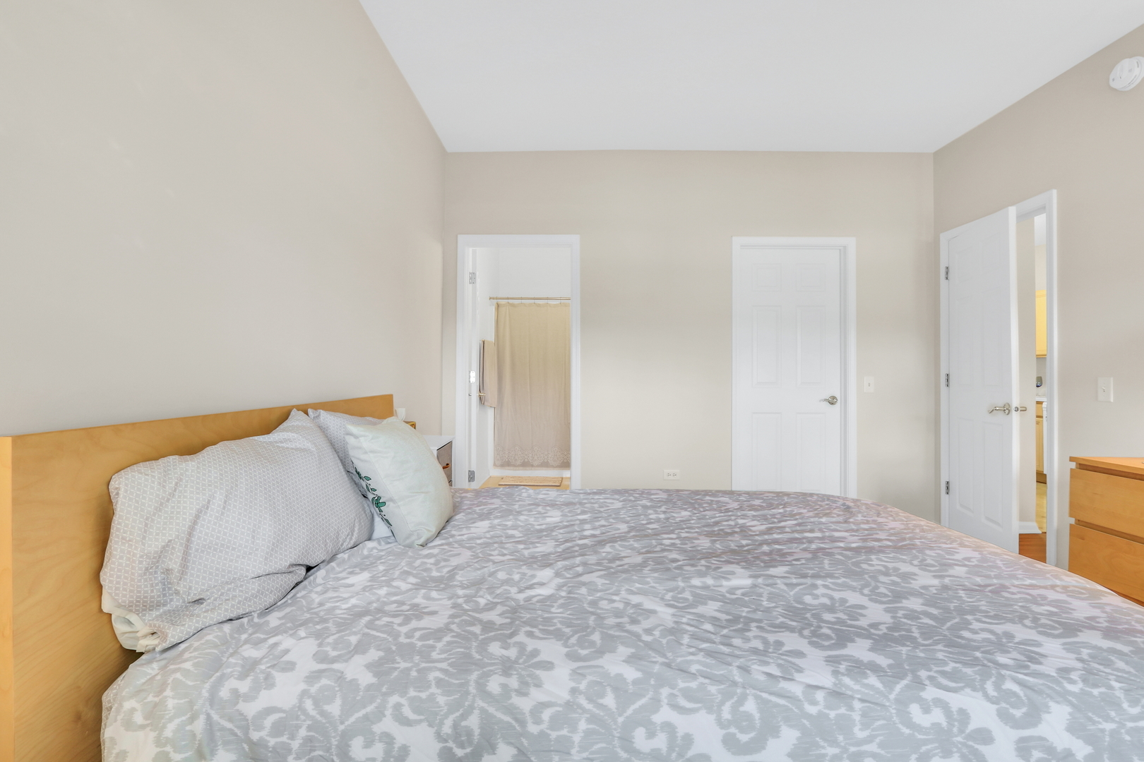 3275 Stratford Court #1A, Lake Bluff, IL 60044