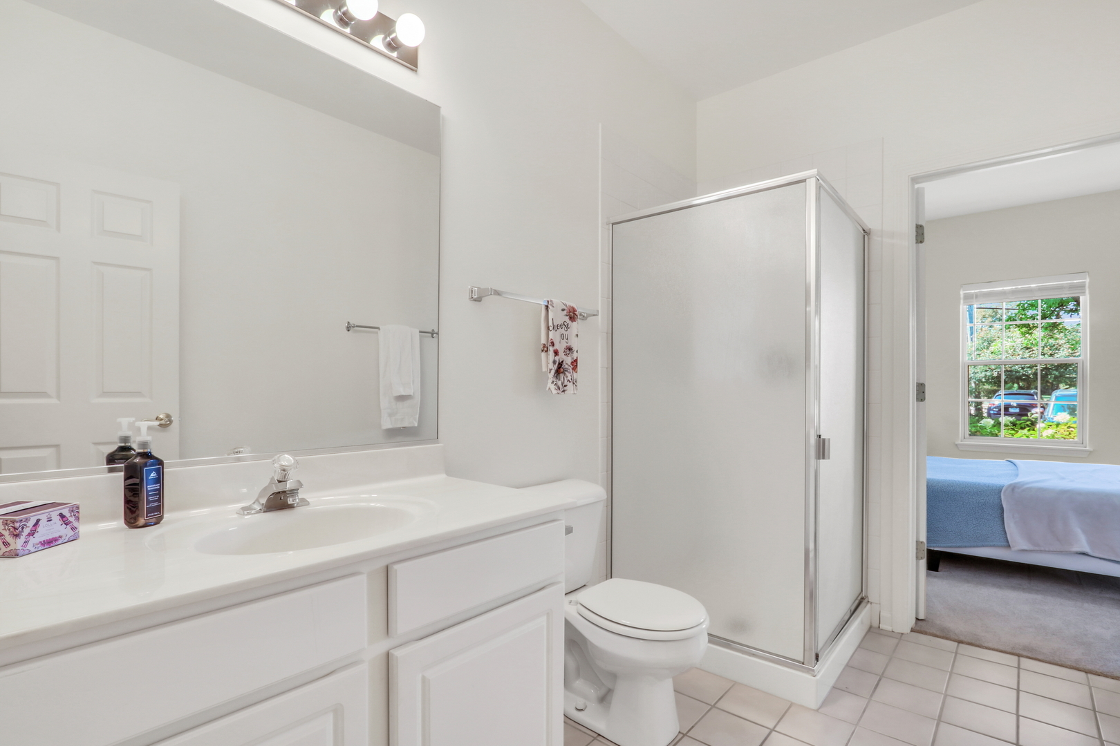 3275 Stratford Court #1A, Lake Bluff, IL 60044