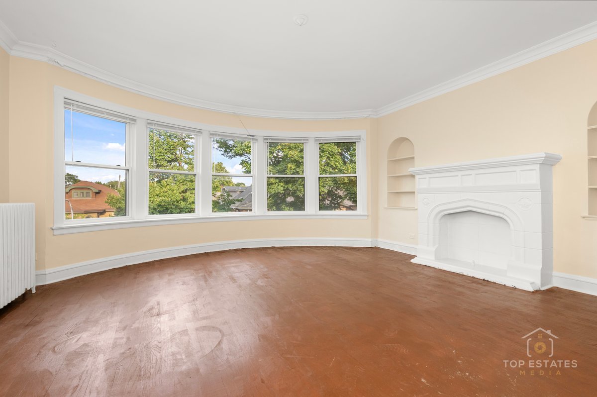 6738 N Rockwell Street #2, Chicago, IL 60645